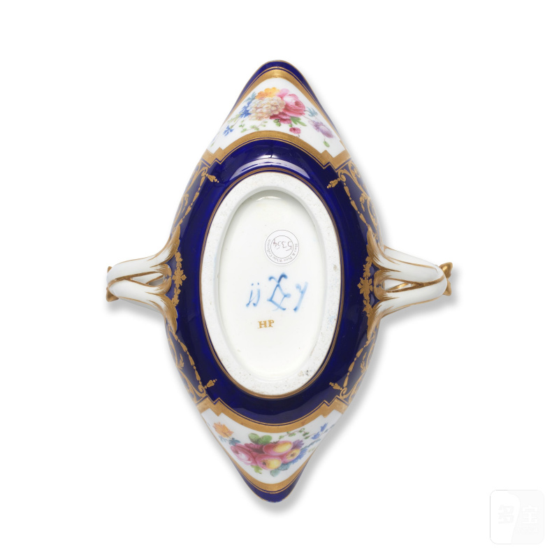 A Sèvres blue-ground sauceboat (saucière), dated 1786 - 图9